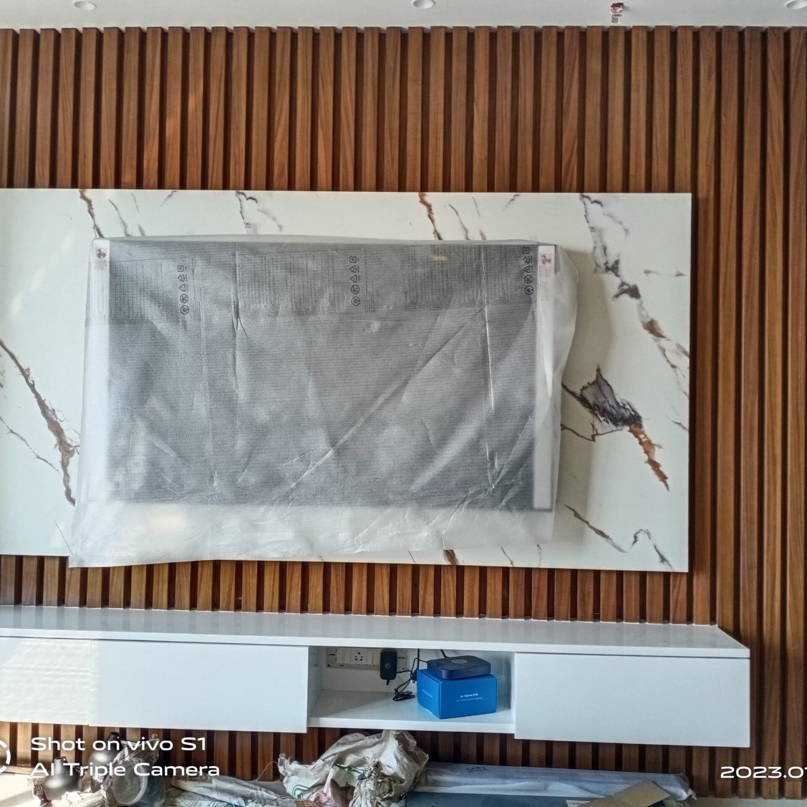 module: a;
hw-remosaic: 0;
touch: (-1.0, -1.0);
modeInfo: ;
sceneMode: NightHDR;
cct_value: 0;
AI_Scene: (-1, -1);
aec_lux: 63.0;
hist255: 0.0;
hist252~255: 0.0;
hist0~25: 0.0;